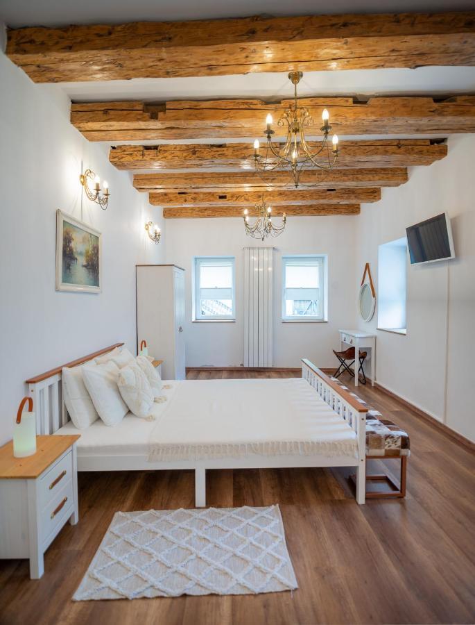 Hotel Fernweh Haus Braşov Esterno foto