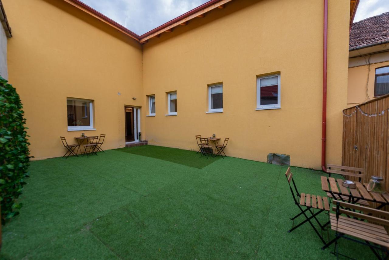 Hotel Fernweh Haus Braşov Esterno foto