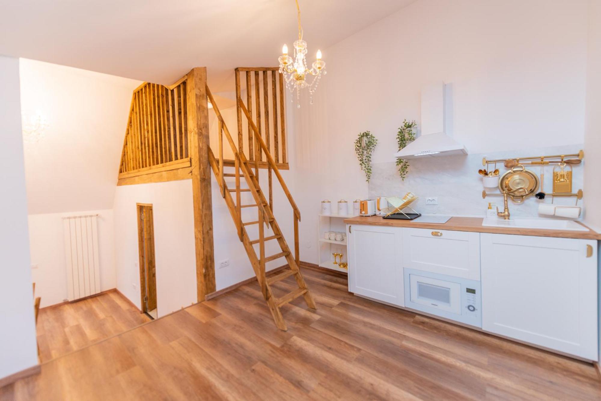 Hotel Fernweh Haus Braşov Esterno foto